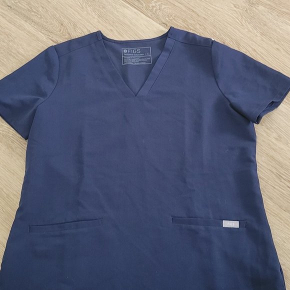 Figs scrubs 2 sets - Picture 2 of 5